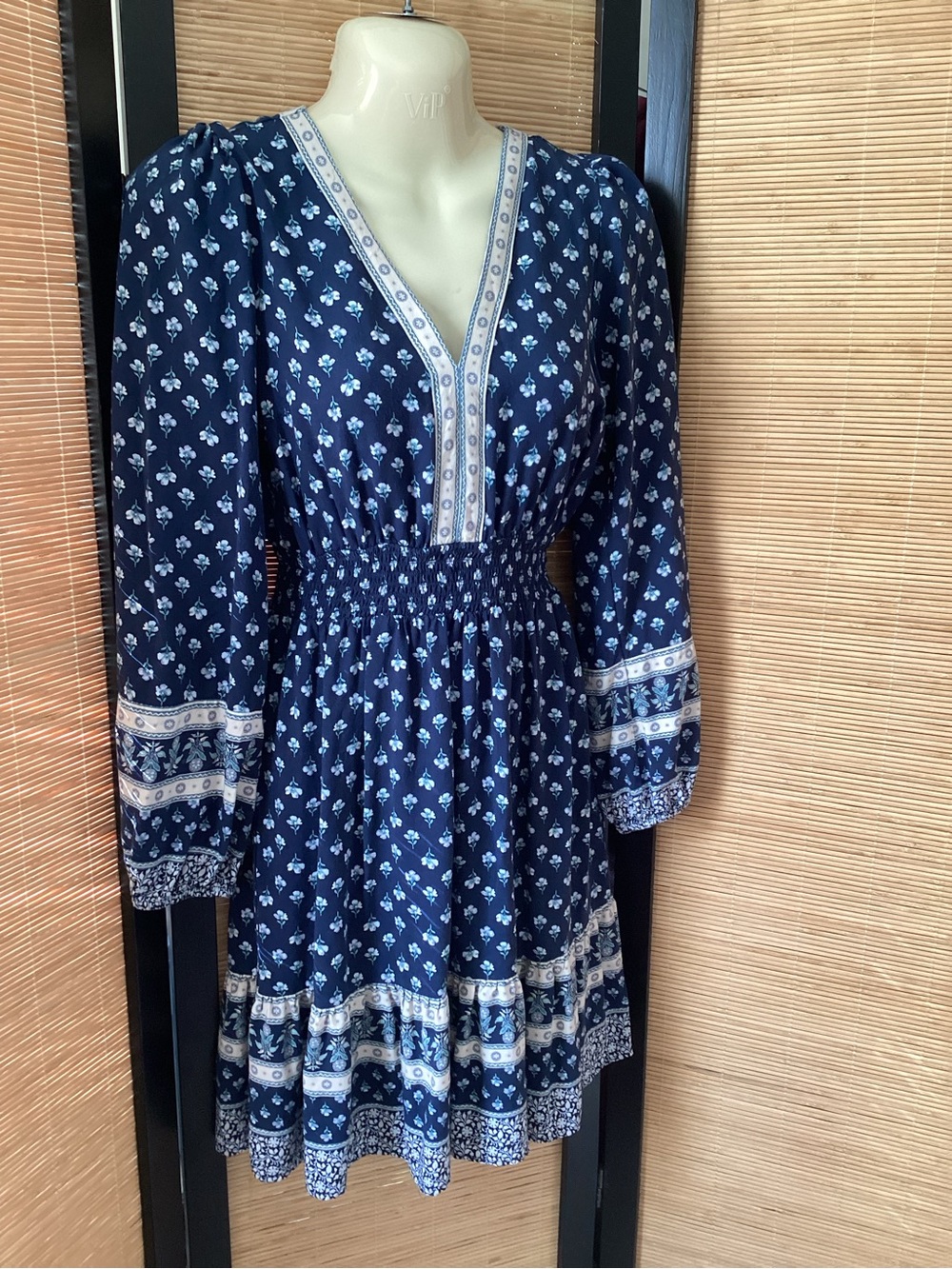 ❤️ LUCKY BRAND Smocked Waist Dress Sz S Navy Blue Floral V-Neck - Picture 3 of 10